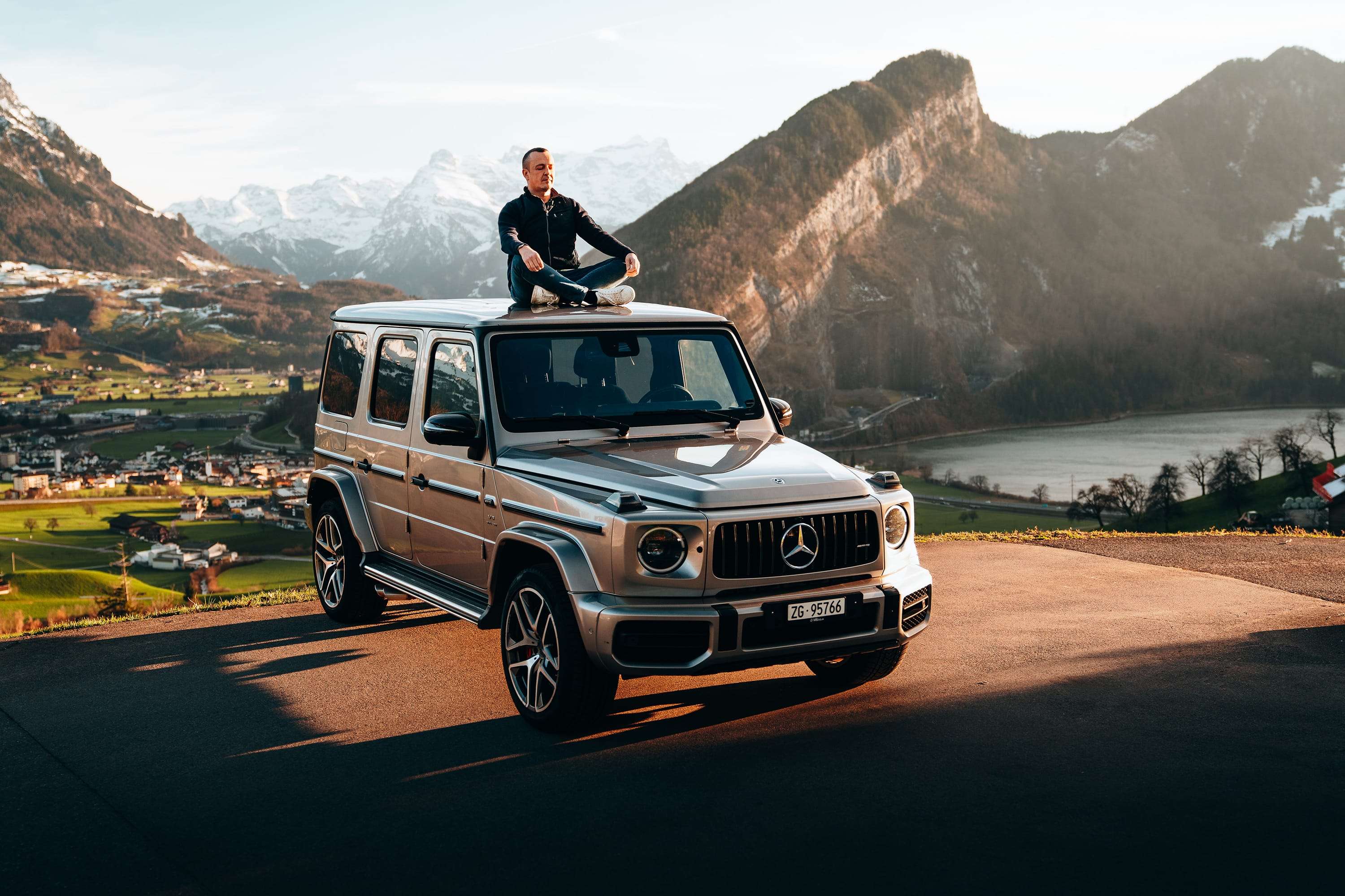 TE Germany optimiert die Logistik von Unternehmen durch spezialisierte intermodale Transportlösungen und einen starken Fokus auf Nachhaltigkeit. Mit einem umfassenden Netzwerk, das Europa und China verbindet, und umfangreichen Leistungen stellt TE Germany sicher, dass die individuellen Anforderungen ihrer Kunden effizient und umweltfreundlich erfüllt werden.