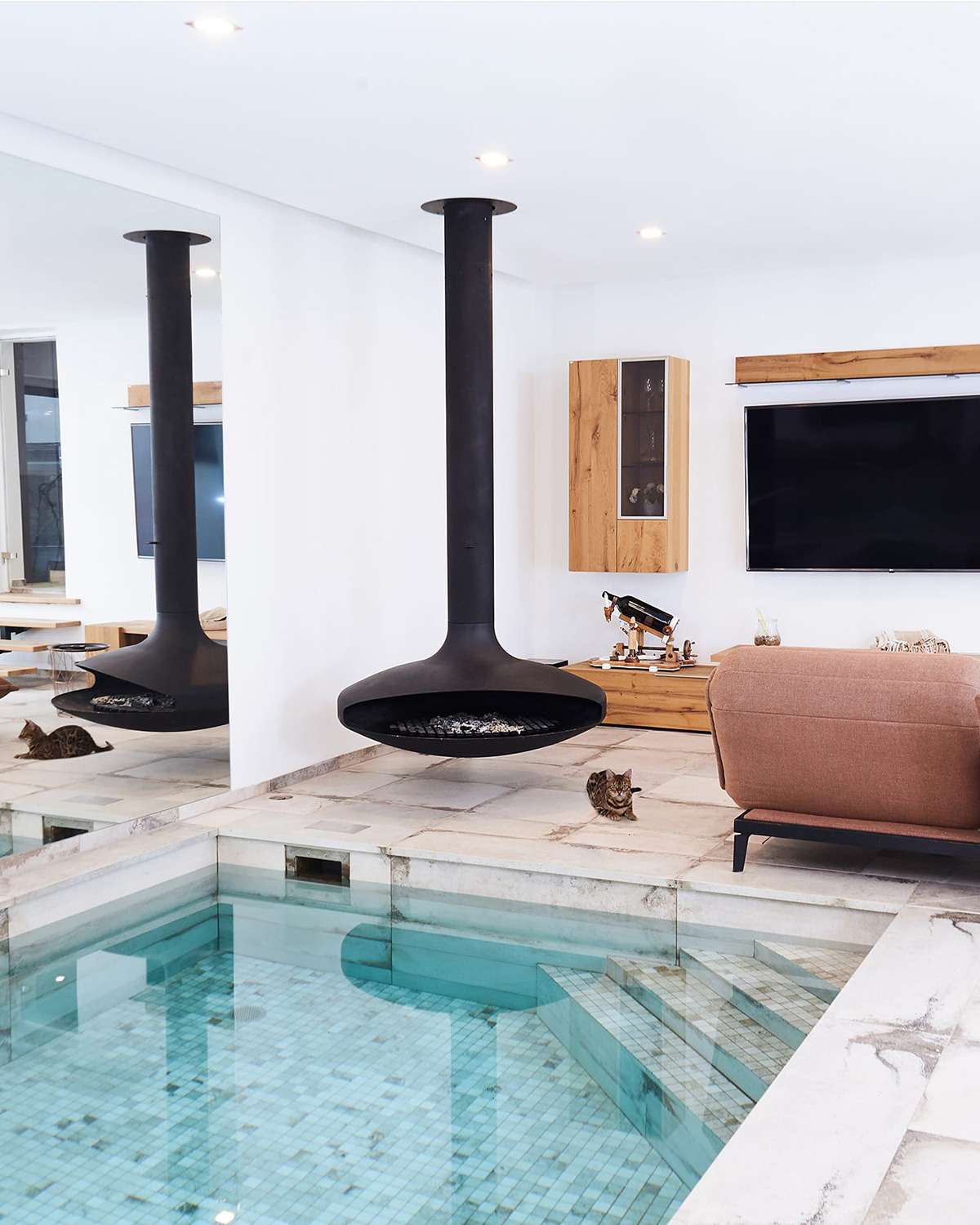 Exclusive Home | Content