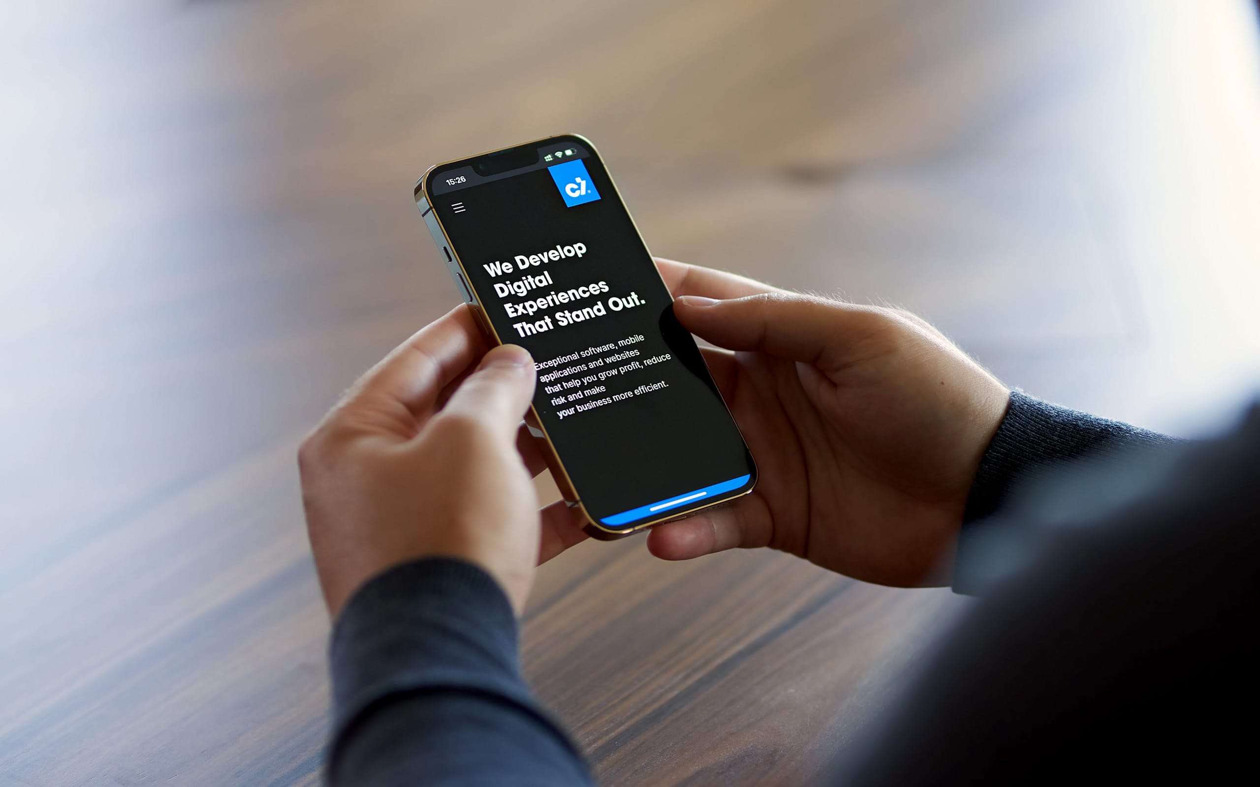 Wie du durch bezahlte Werbung in die Sichtbarkeit gelangst: Du verlierst den Anschluss an den Markt? Deine Konkurrenten sind sichtbarer als du? Das können wir schnell ändern: Über Suchmaschinenwerbung (SEA) mit Google Ads und Social Media Ads z.B. auf Facebook oder Instagram erhöhen wir deine Sichtbarkeit im Handumdrehen. Investiere jetzt und hol dir das Zehnfache an Umsätzen wieder heraus. Hier erfährst du, wie du mit perfekt designter bezahlter Online-Werbung, die auffällt und im Gedächtnis bleibt, deine Konkurrenz klar hinter dir lässt und einen Premium Kunden nach dem anderen gewinnst.